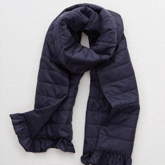 American Eagle Puffer Quilted Puffer Scarf Ruffle